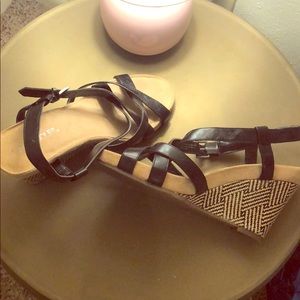 Black and Tan wedges, comfortable, sz 8